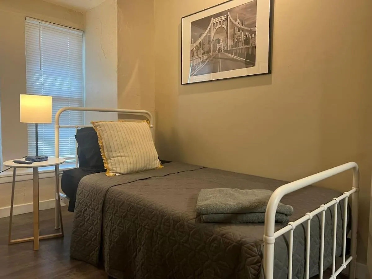 Vakantiehuis Funky 3Rd Floor Condo 5 Beds With Sofa Bed Plus Wifi Pittsburgh